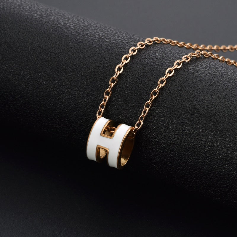 Personalized Titanium SteelHLetter Necklace Non-Fading Plating18KReal Gold Special Interest Light Luxury Internet Celebrity Pendant Ornaments Clavicle Chain