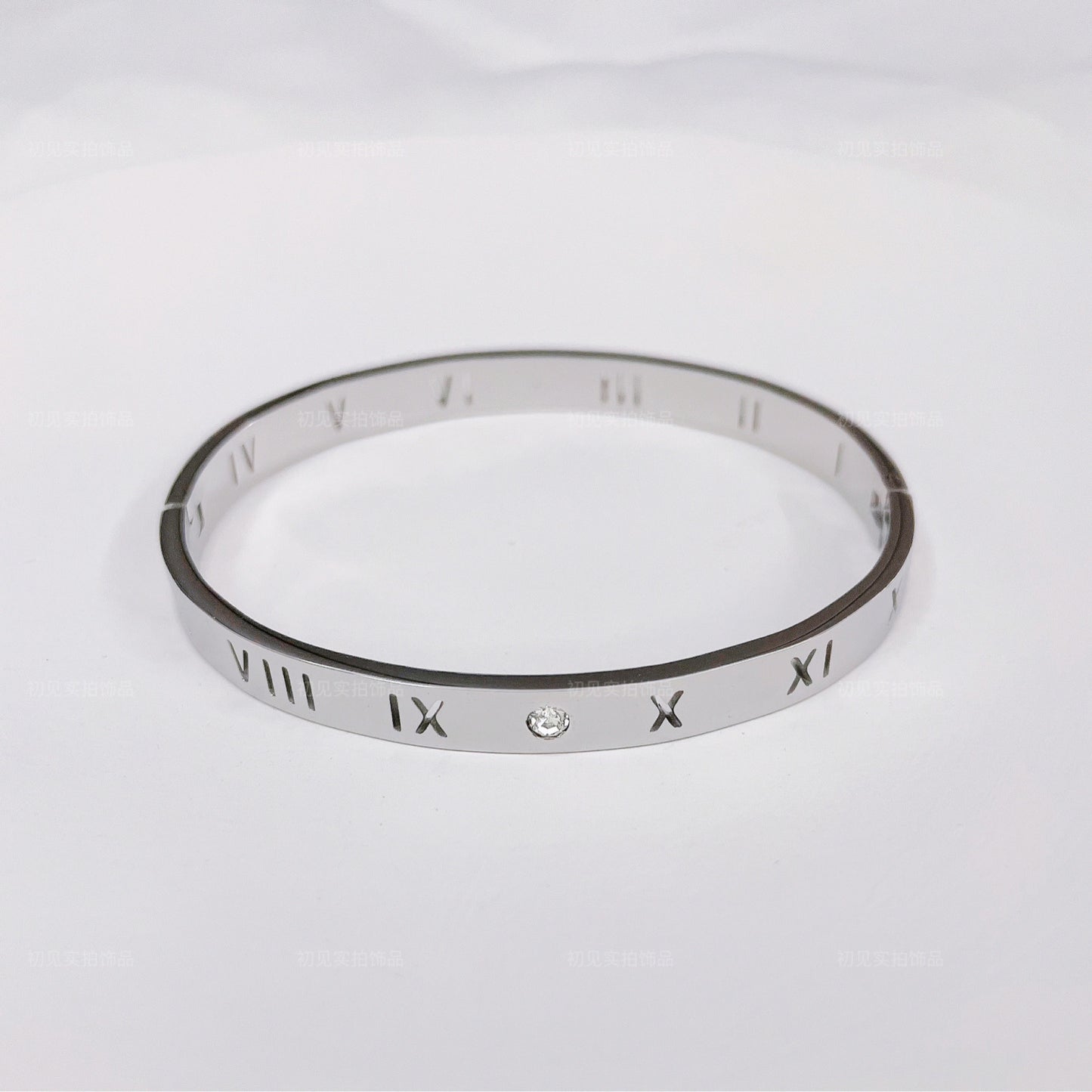 Titanium Steel Bracelet Fashion Personality Roman Characters Non-Fading Bracelet South Korea Simple Women's Bracelet Ornament Men's European and American Style