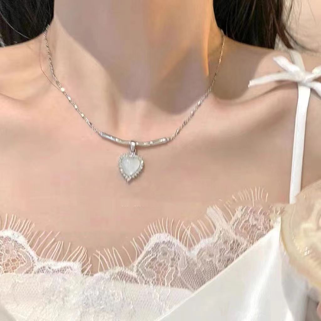 Pearl Necklace Special-Interest Design High-Grade Light Luxury Clavicle Chain Love Pendant Ornaments Wholesale