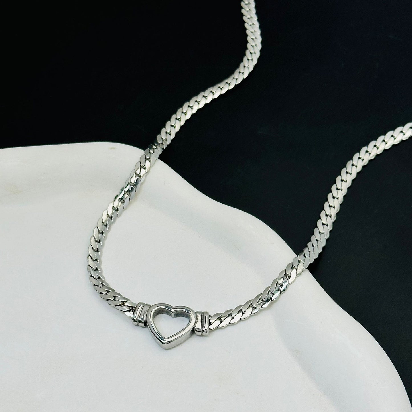 Titanium Steel Necklace Women's Light Luxury Personalized Clavicle Chain Necklace